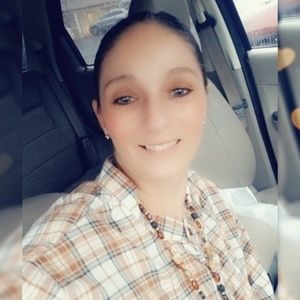 Meet your Posher, Chloe